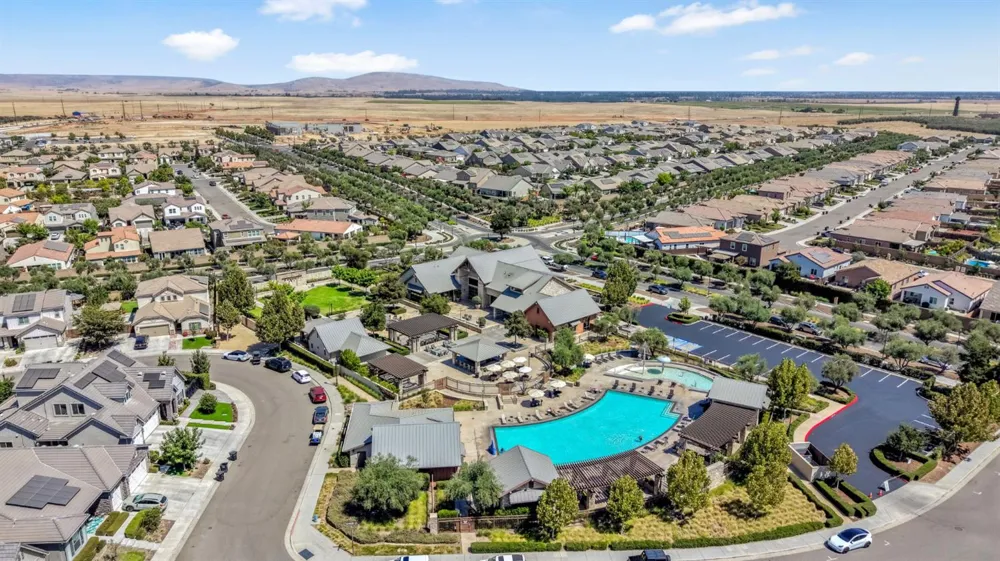 1178 Pinnacle Drive W Madera, CA 93636