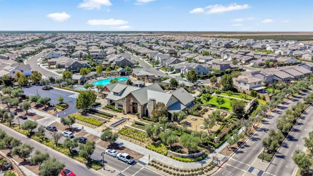 1178 Pinnacle Drive W Madera, CA 93636