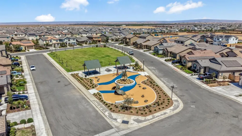 1178 Pinnacle Drive W Madera, CA 93636