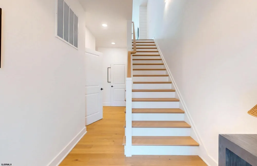 35 Creek View Ln Linwood, NJ 08221