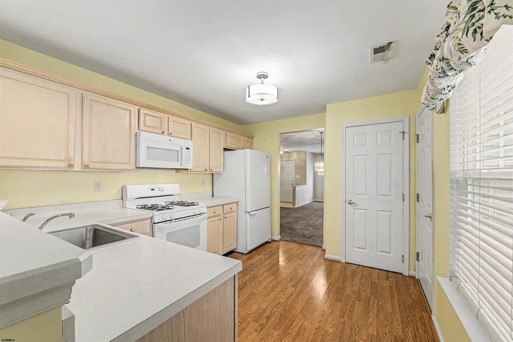 676 E Chancery Ln Galloway Township, NJ 08205