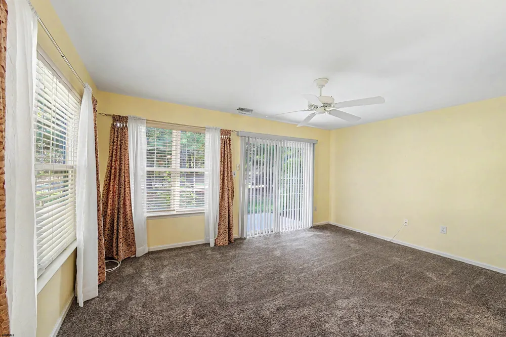 676 E Chancery Ln Galloway Township, NJ 08205