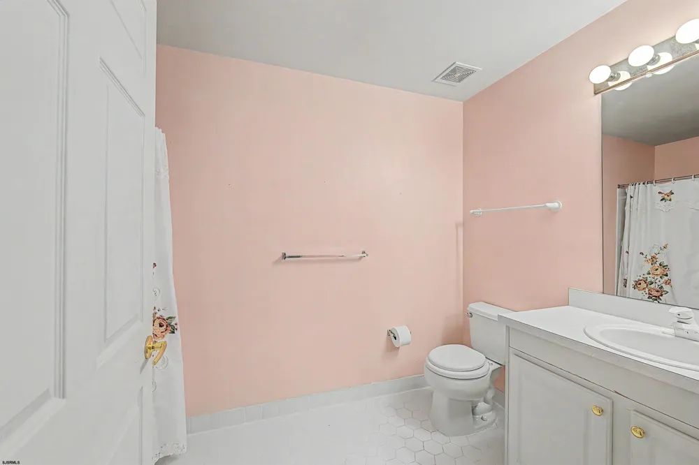 676 E Chancery Ln Galloway Township, NJ 08205