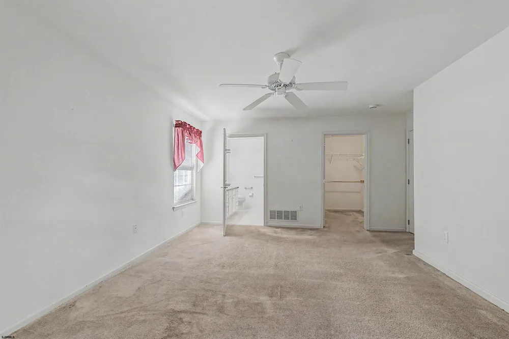 676 E Chancery Ln Galloway Township, NJ 08205