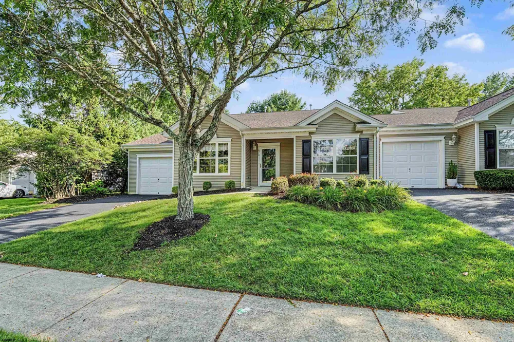 676 E Chancery Ln Galloway Township, NJ 08205