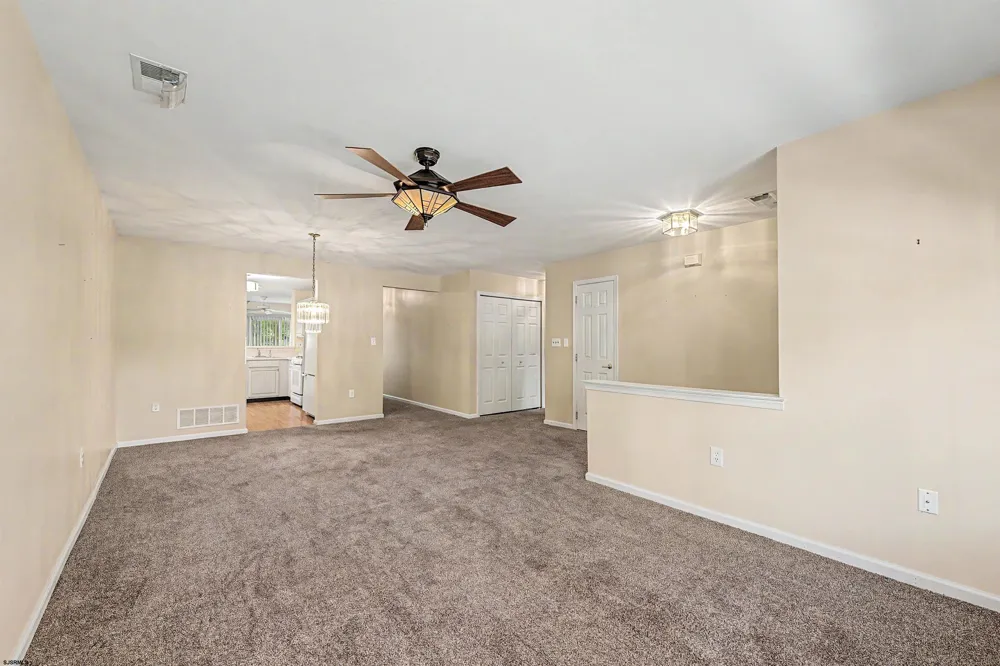 676 E Chancery Ln Galloway Township, NJ 08205