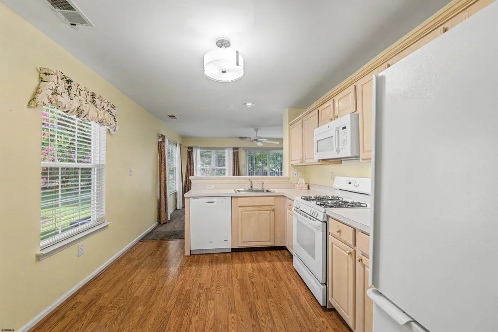 676 E Chancery Ln Galloway Township, NJ 08205