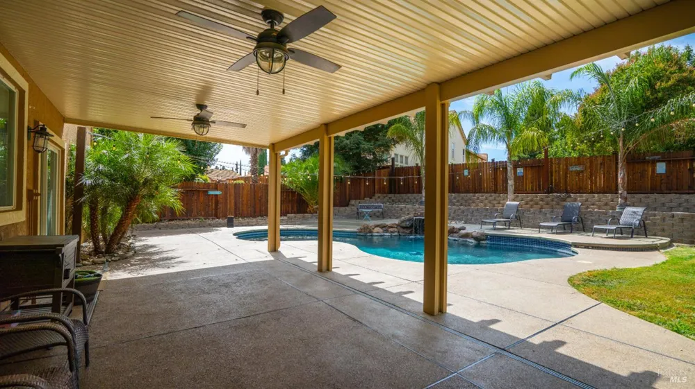 885 Kells Circle Vacaville, CA 95688