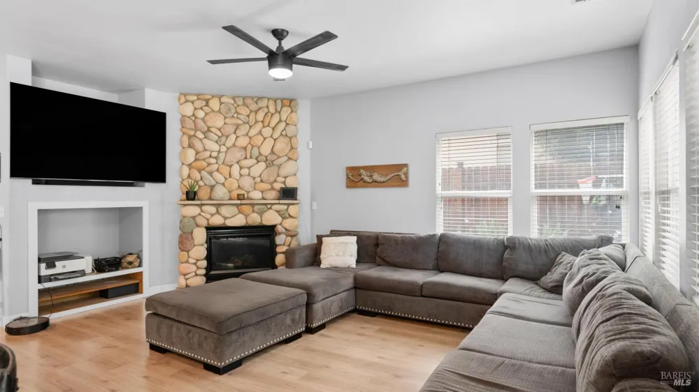 885 Kells Circle Vacaville, CA 95688