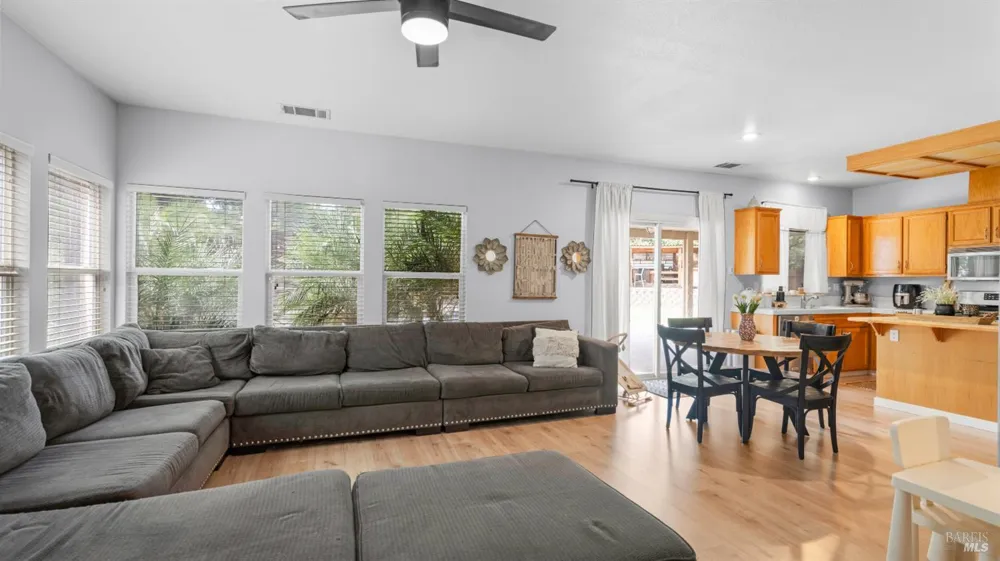 885 Kells Circle Vacaville, CA 95688