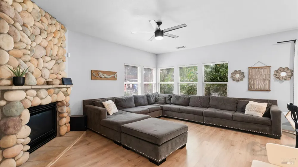 885 Kells Circle Vacaville, CA 95688