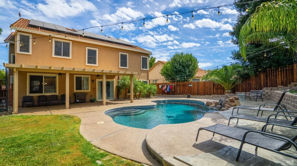 885 Kells Circle Vacaville, CA 95688