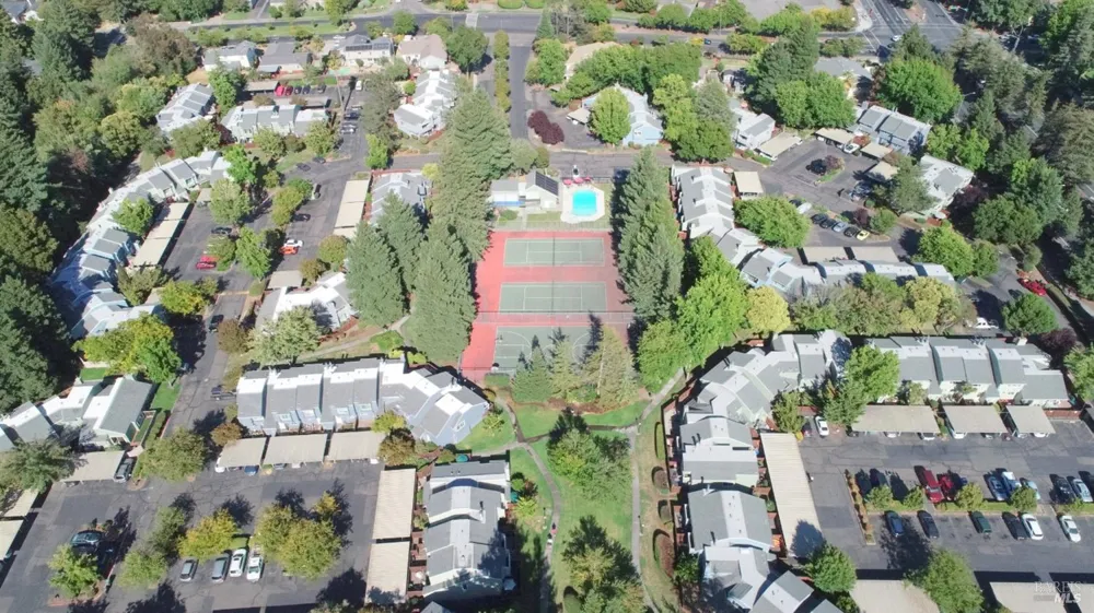 718 Racquet Club Circle Rohnert Park, CA 94928
