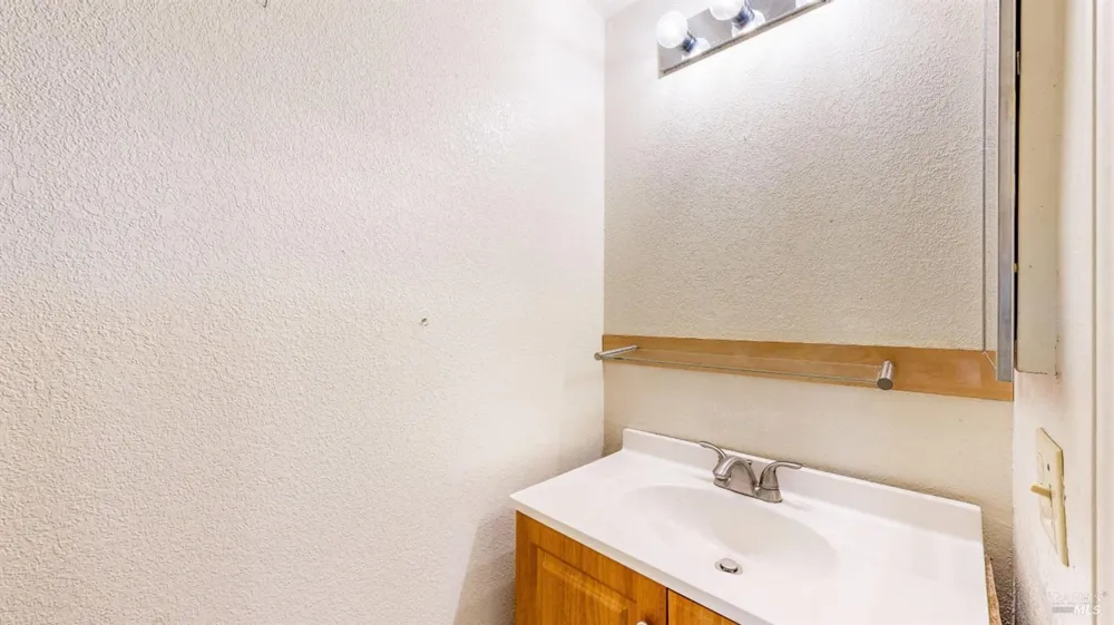 718 Racquet Club Circle Rohnert Park, CA 94928