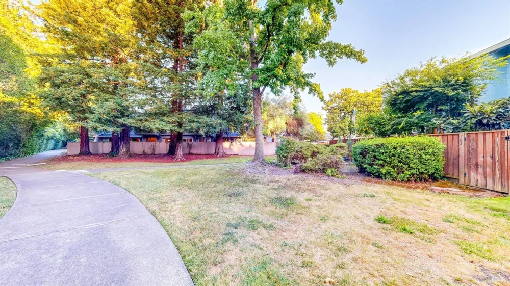 718 Racquet Club Circle Rohnert Park, CA 94928