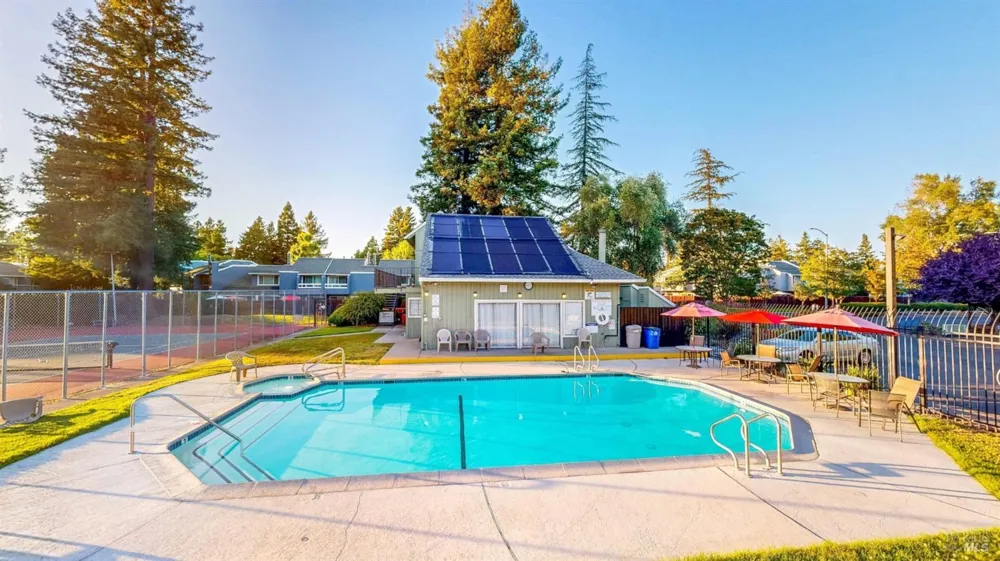 718 Racquet Club Circle Rohnert Park, CA 94928