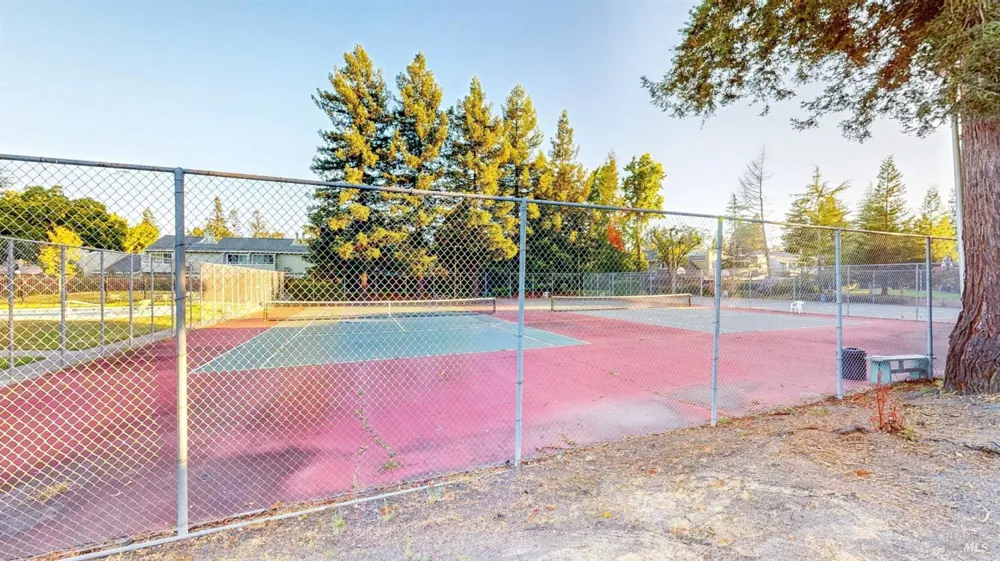 718 Racquet Club Circle Rohnert Park, CA 94928