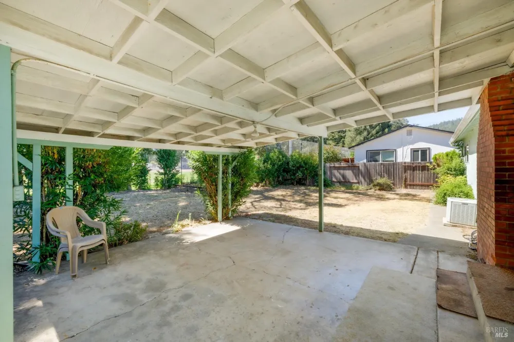 517 Antonio Street Cloverdale, CA 95425