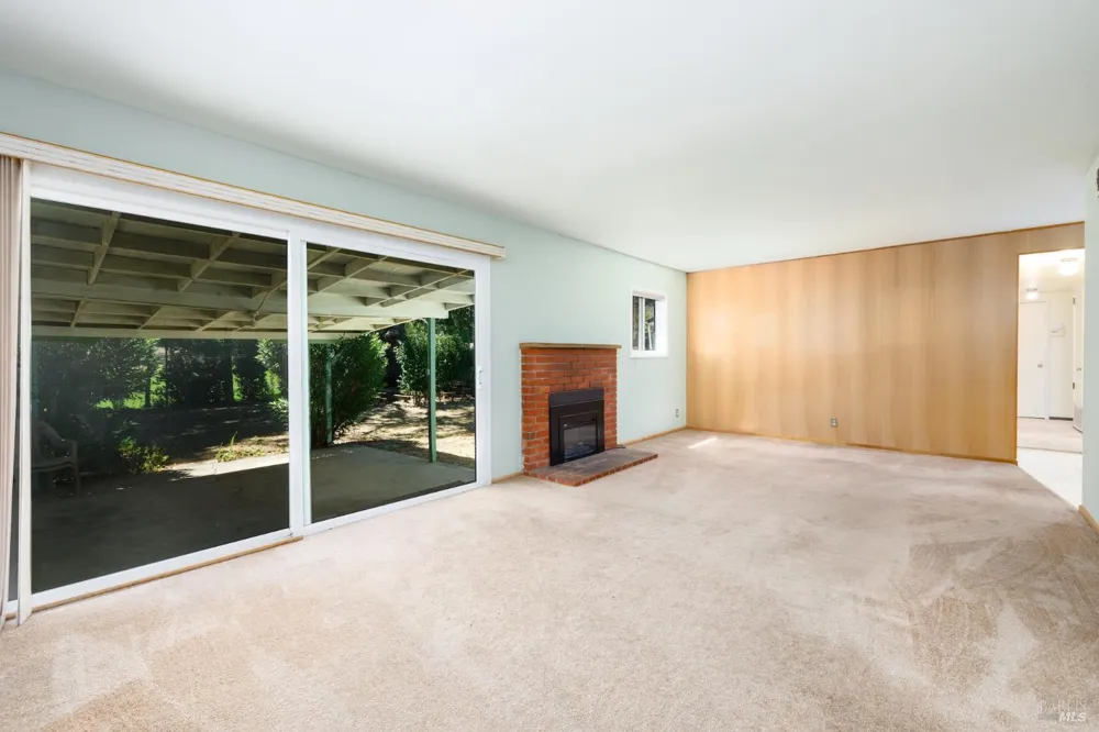 517 Antonio Street Cloverdale, CA 95425