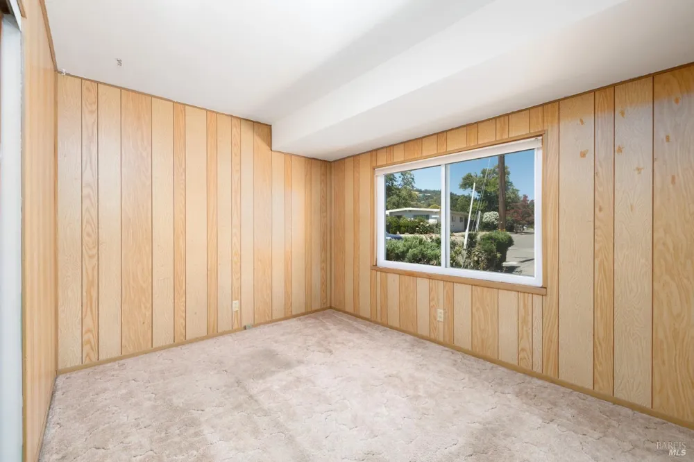 517 Antonio Street Cloverdale, CA 95425