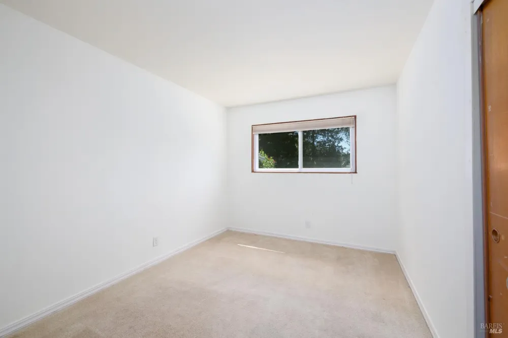 517 Antonio Street Cloverdale, CA 95425