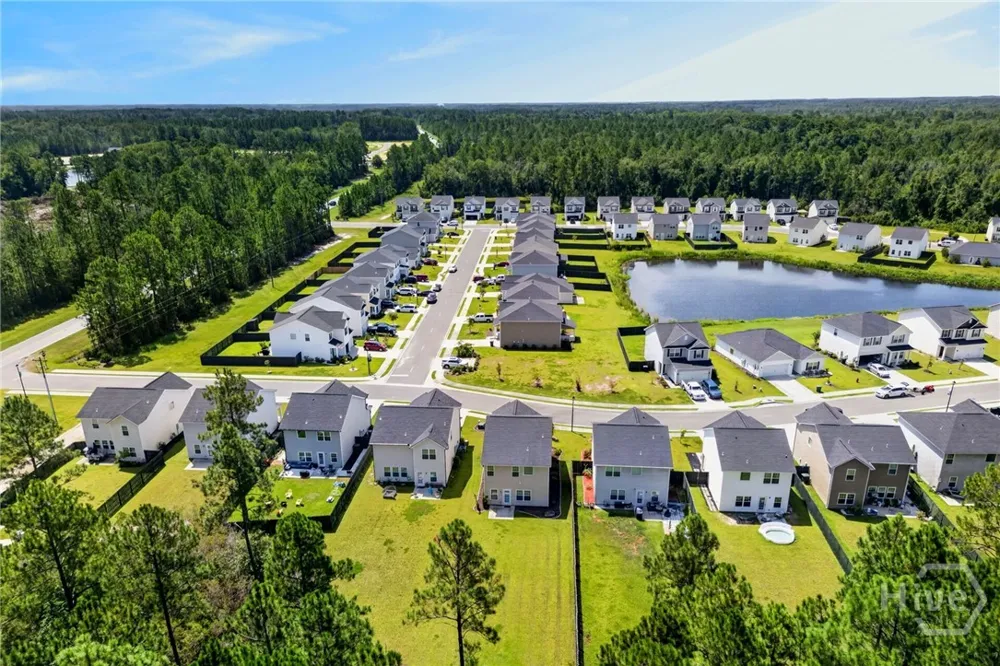 572 Brightleaf Circle Hinesville, GA 31313