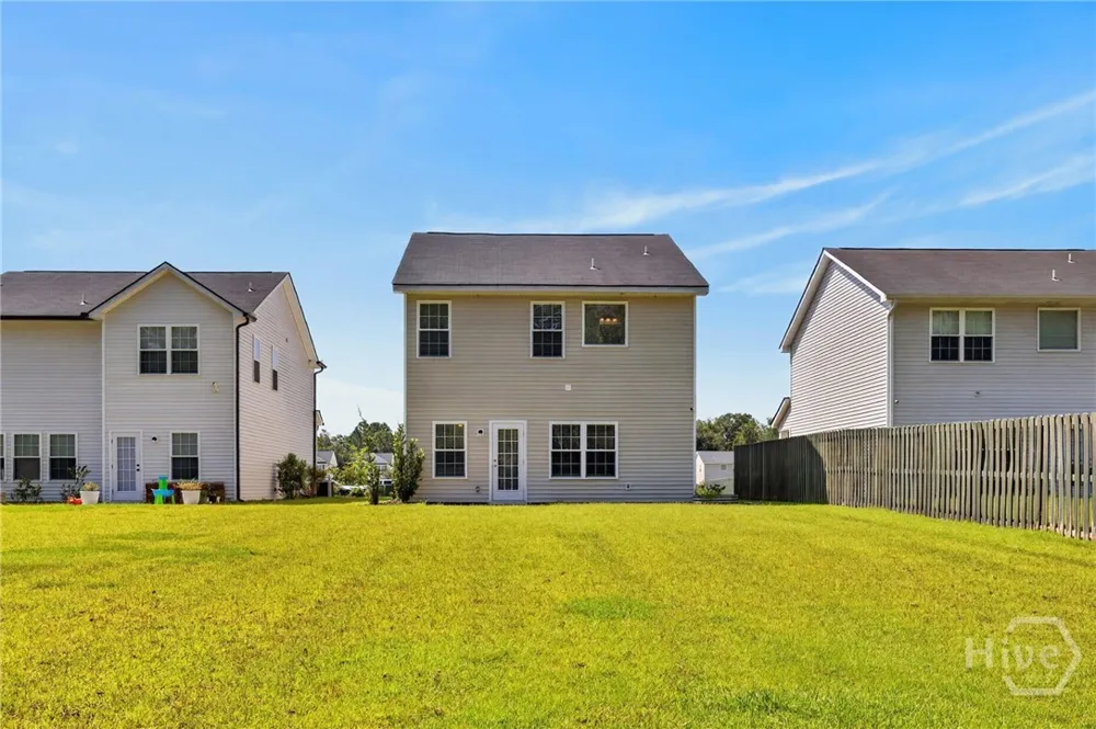 572 Brightleaf Circle Hinesville, GA 31313
