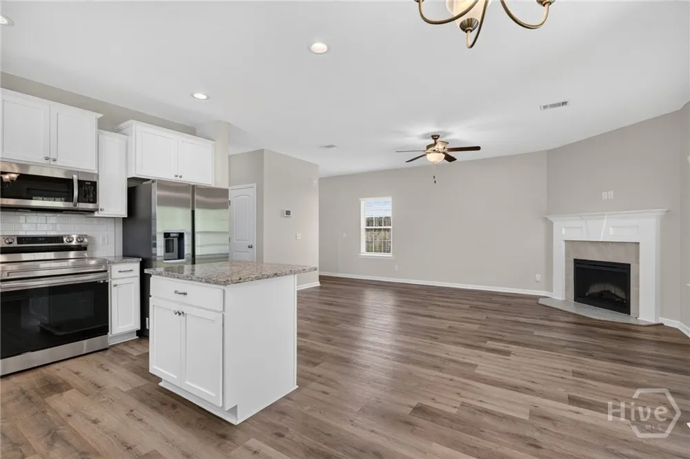 572 Brightleaf Circle Hinesville, GA 31313