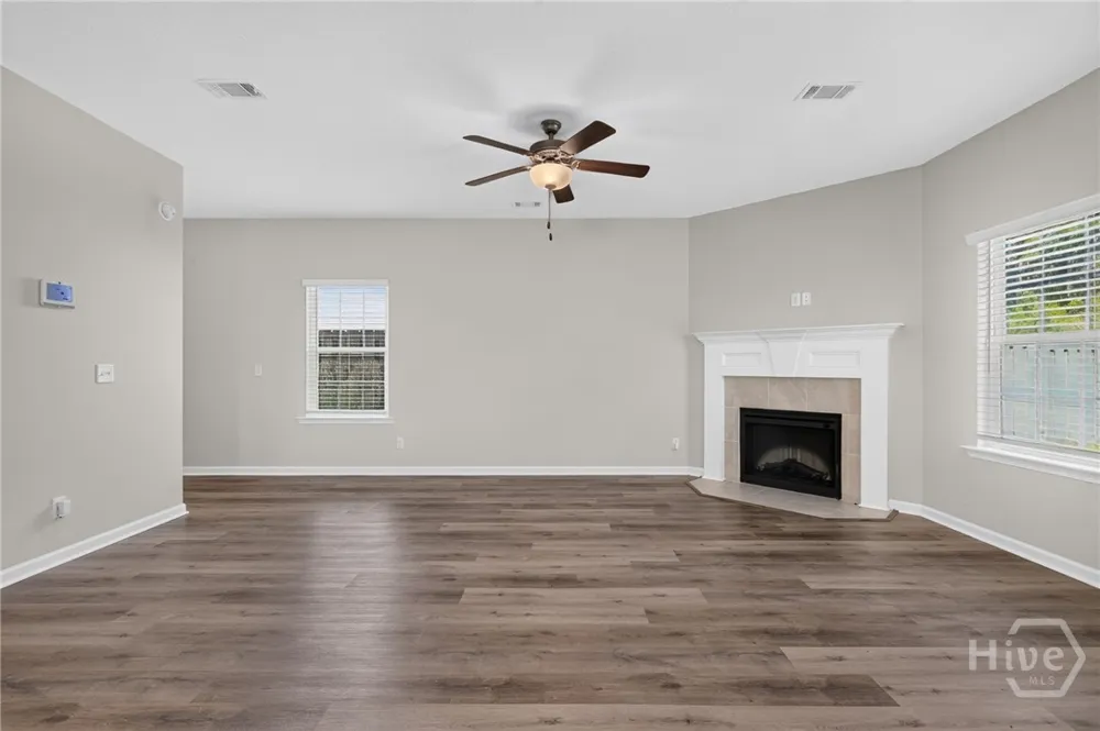 572 Brightleaf Circle Hinesville, GA 31313