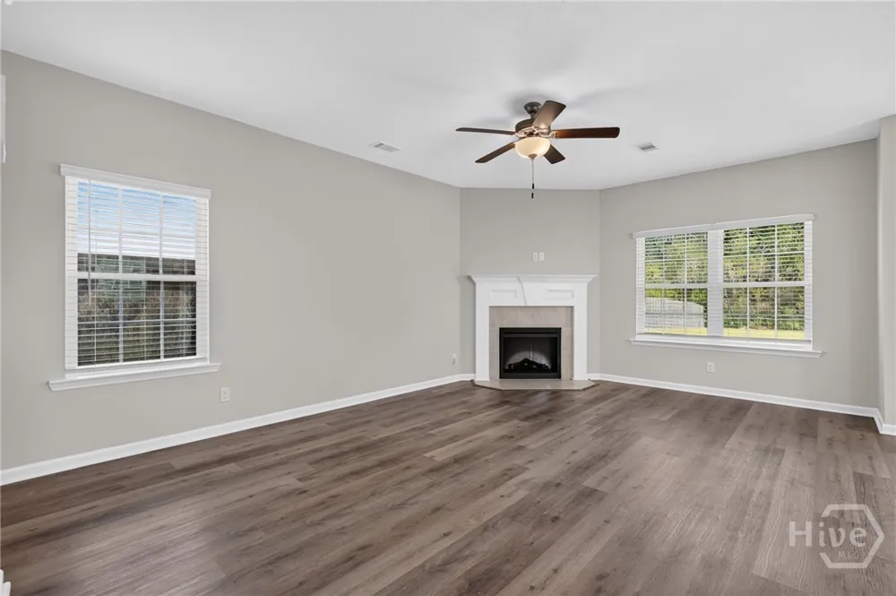 572 Brightleaf Circle Hinesville, GA 31313