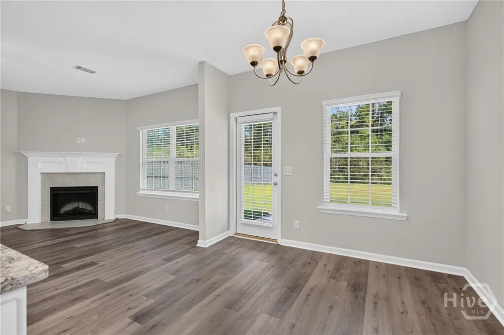 572 Brightleaf Circle Hinesville, GA 31313