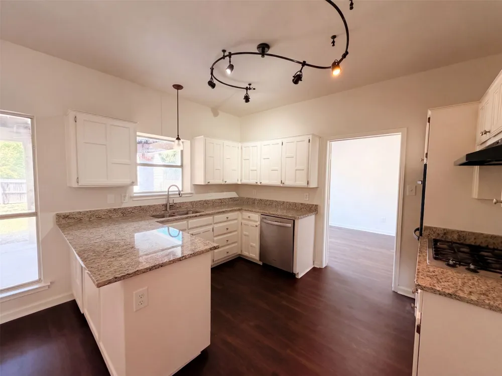 2405 Waterloo Lane Mesquite, TX 75181