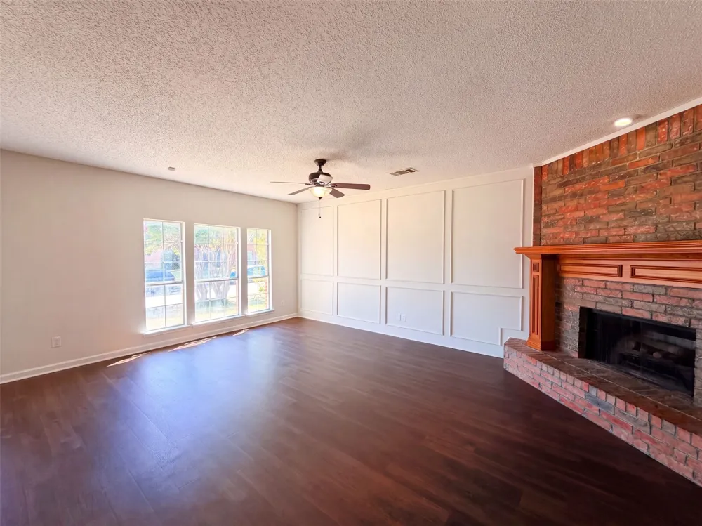 2405 Waterloo Lane Mesquite, TX 75181