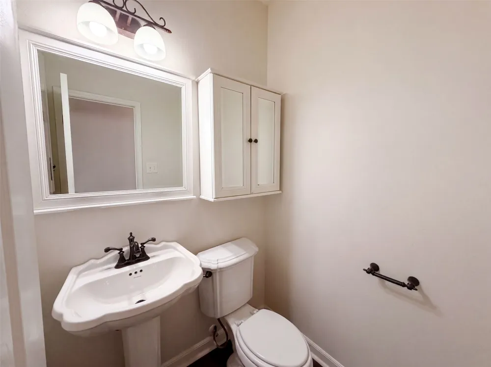 2405 Waterloo Lane Mesquite, TX 75181