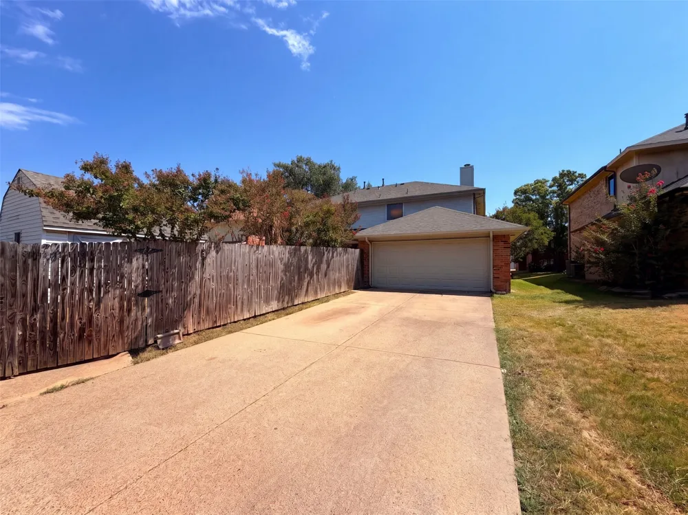 2405 Waterloo Lane Mesquite, TX 75181