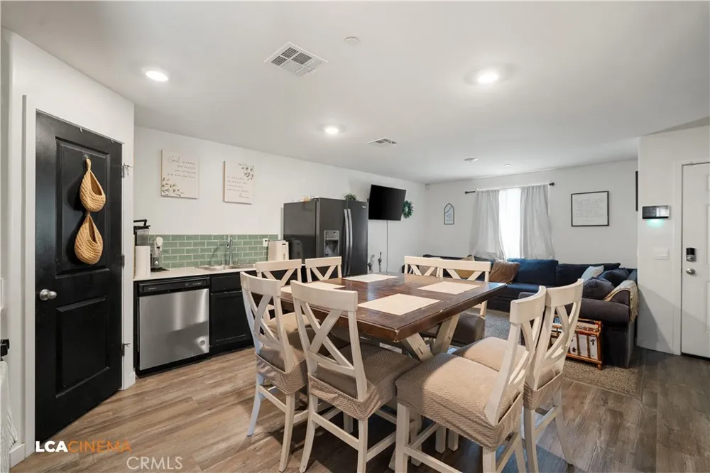 1807 Keepsake Court Bakersfield, CA 93307