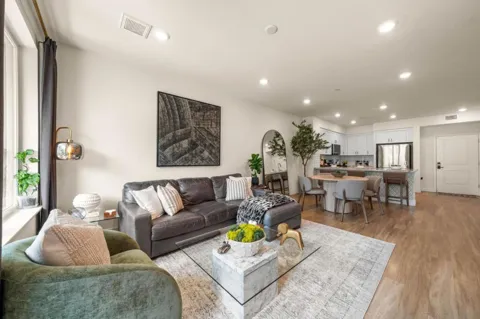 5925 Charlotte Drive #212
