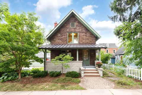 549 4th Street
