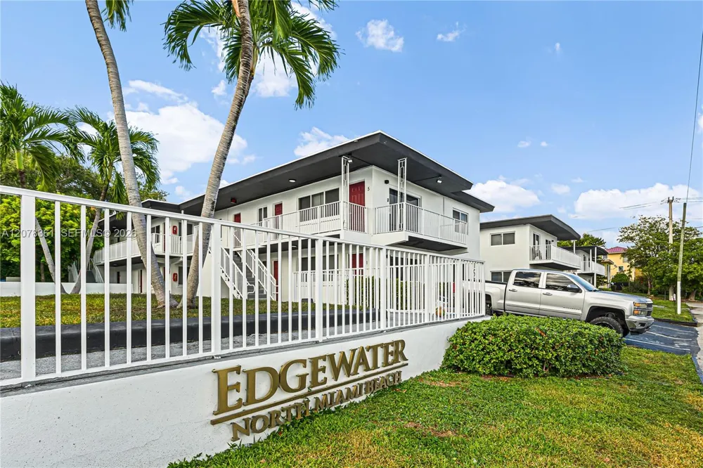 1989 Glades Dr #8 North Miami Beach, FL 33162