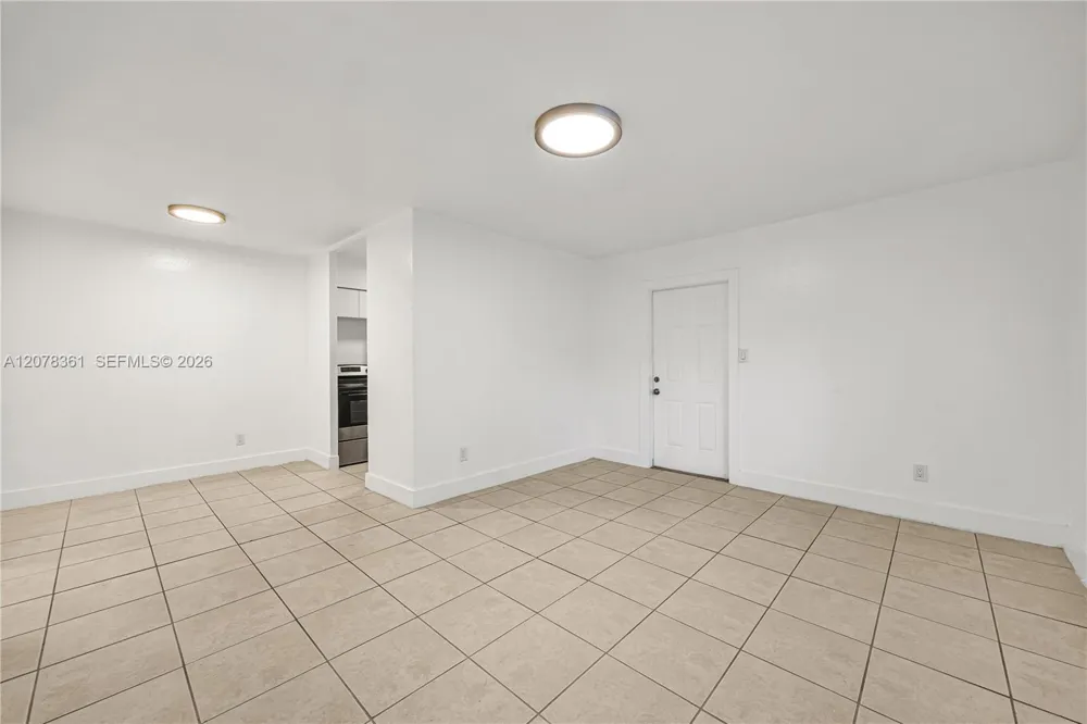 1989 Glades Dr #8 North Miami Beach, FL 33162