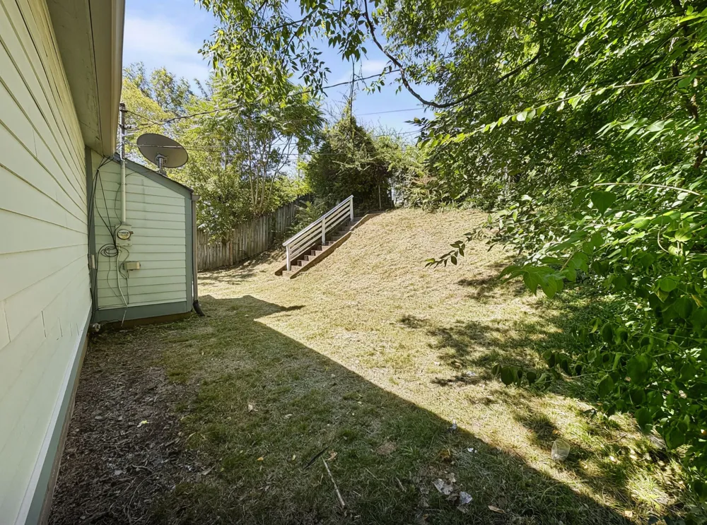 912 S 14th St Nashville, TN 37206