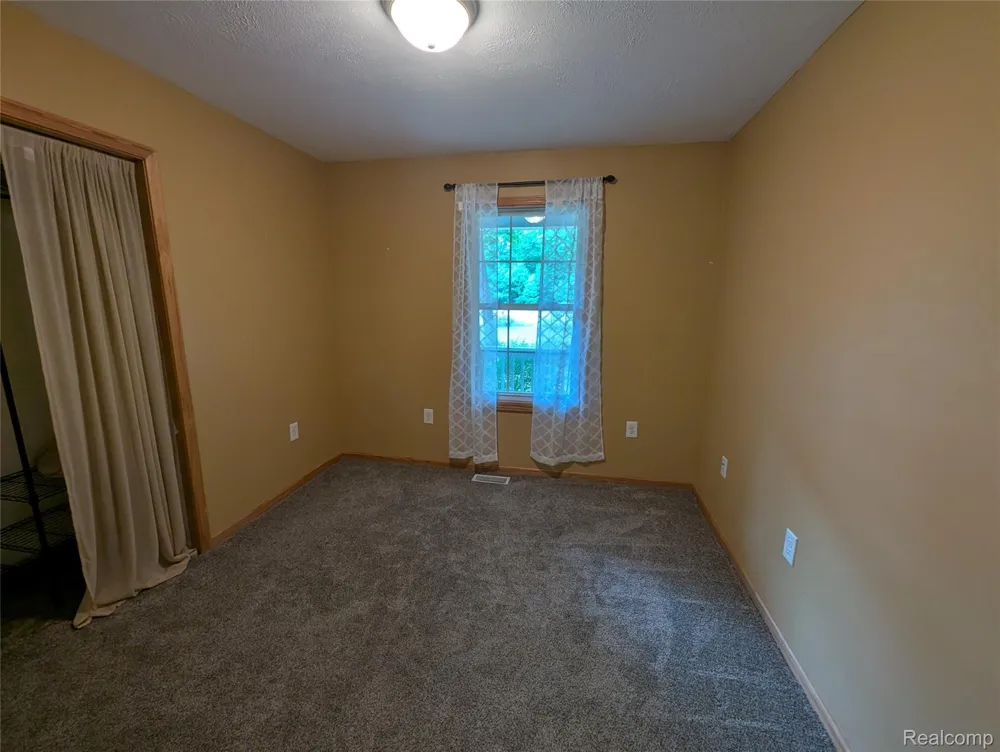 9642 Hummingbird Court Reynolds Township, MI 49329