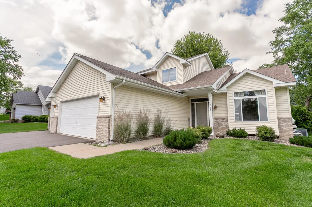 8284 Ashford Road Woodbury, MN 55125