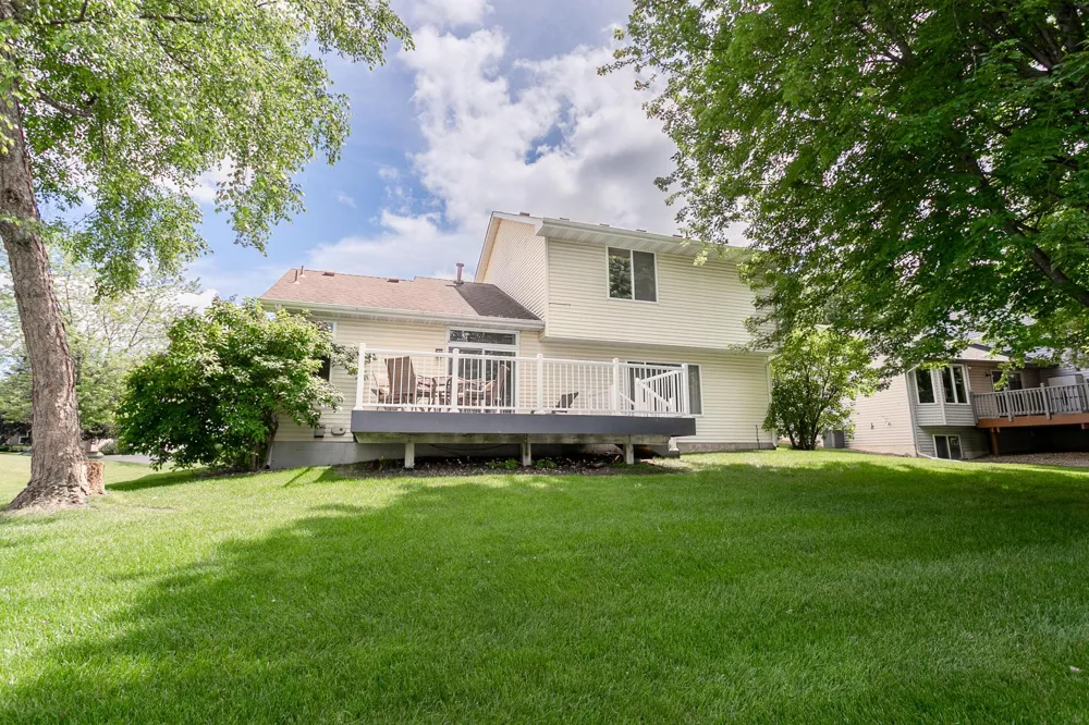 8284 Ashford Road Woodbury, MN 55125