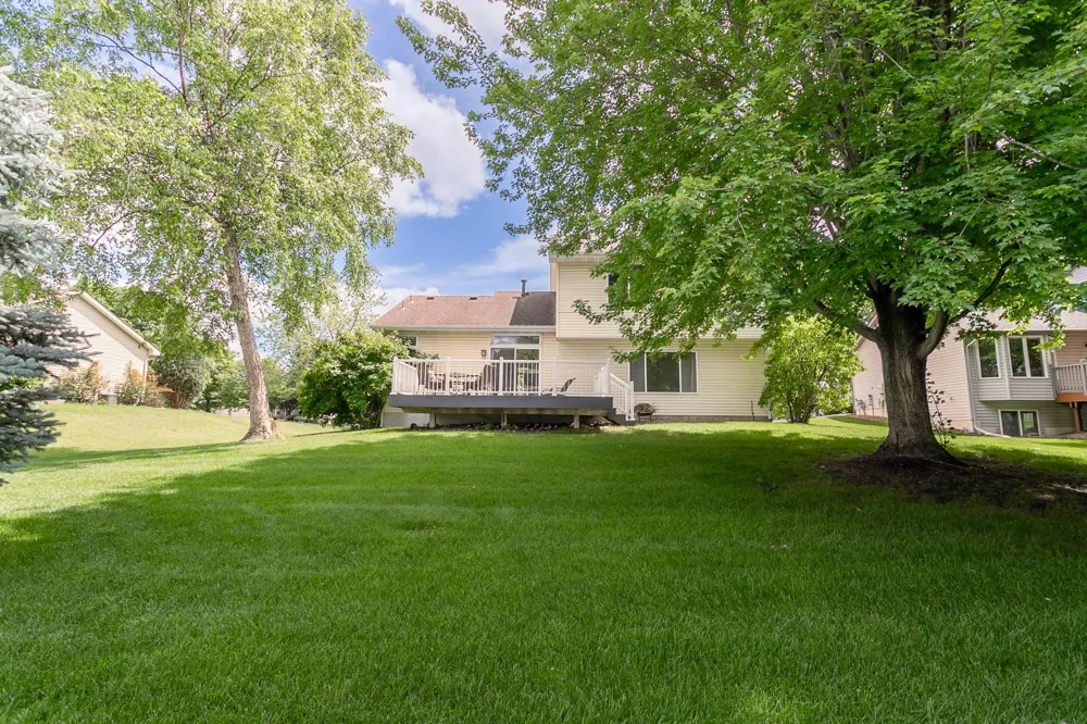 8284 Ashford Road Woodbury, MN 55125