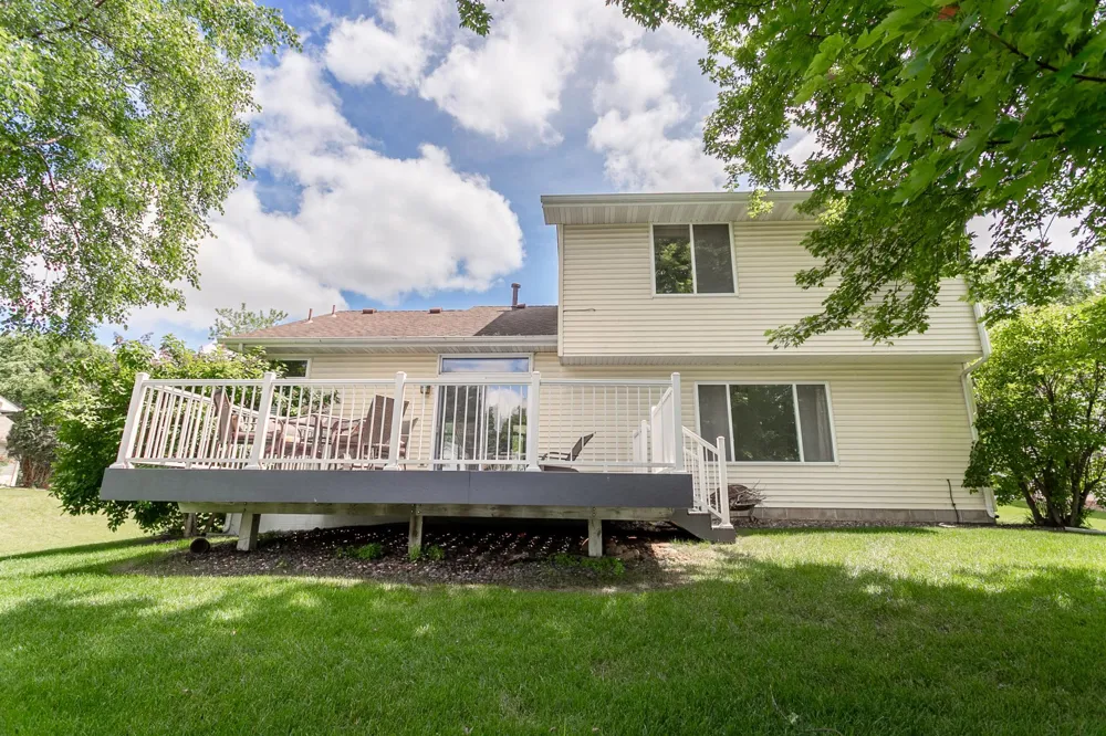 8284 Ashford Road Woodbury, MN 55125