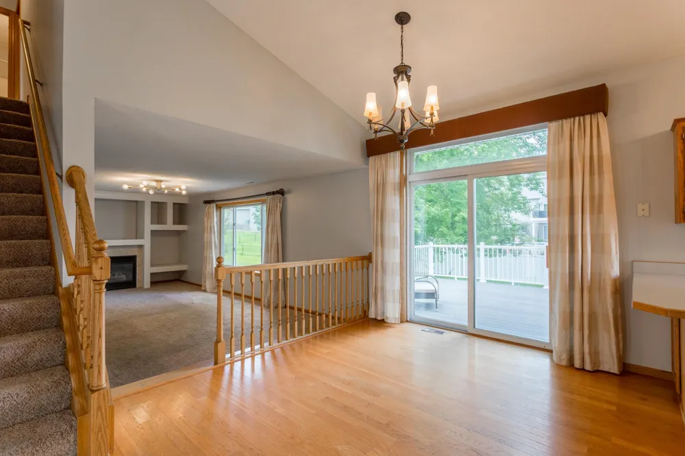 8284 Ashford Road Woodbury, MN 55125