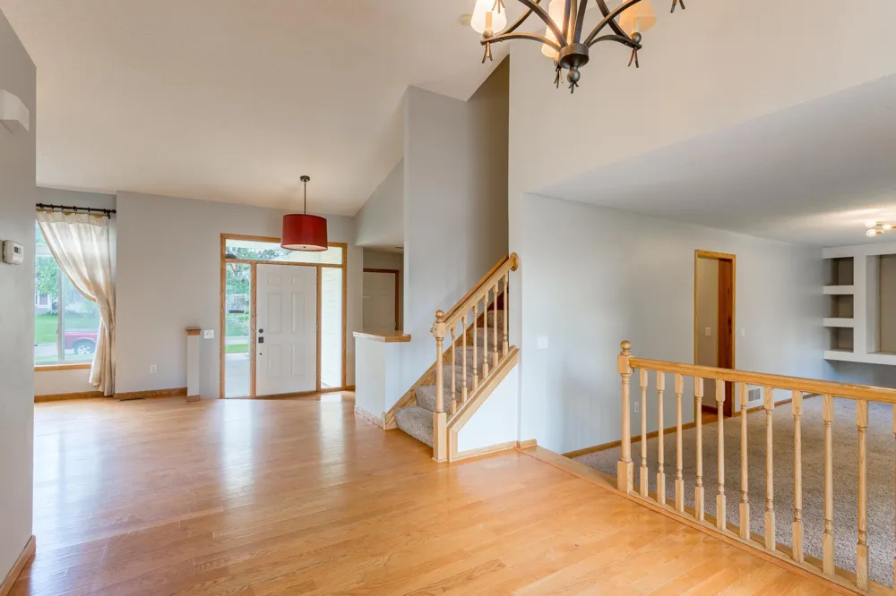 8284 Ashford Road Woodbury, MN 55125