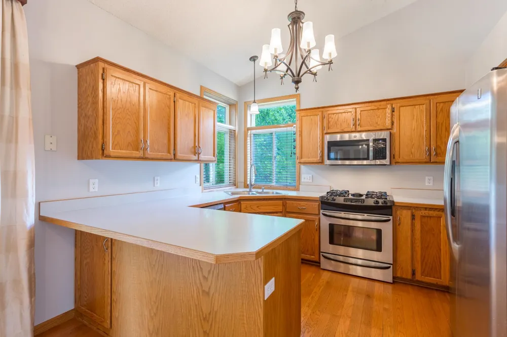8284 Ashford Road Woodbury, MN 55125