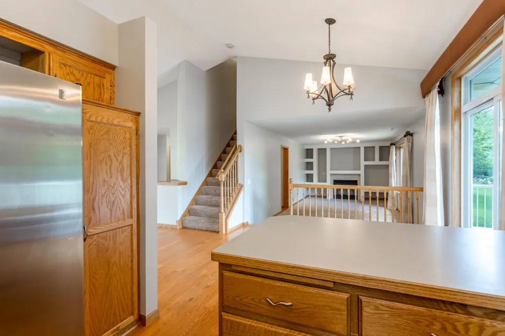 8284 Ashford Road Woodbury, MN 55125